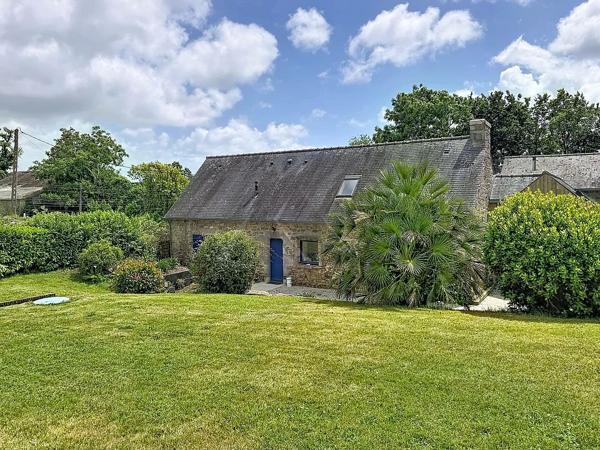A VENDRE QUIMPER SUD KERNOTER LONGERES AVEC JARDIN ET PISCINE