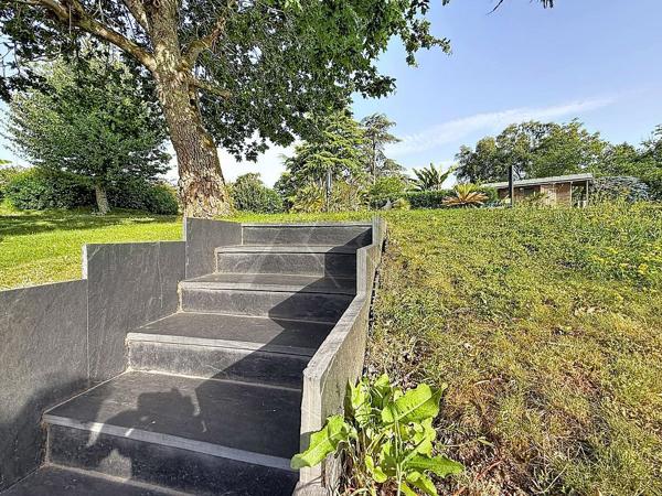 A VENDRE QUIMPER SUD KERNOTER LONGERES AVEC JARDIN ET PISCINE