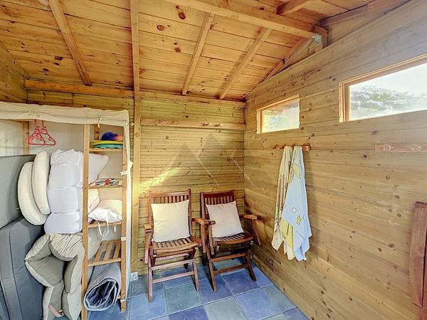 A VENDRE QUIMPER SUD KERNOTER LONGERES AVEC JARDIN ET PISCINE