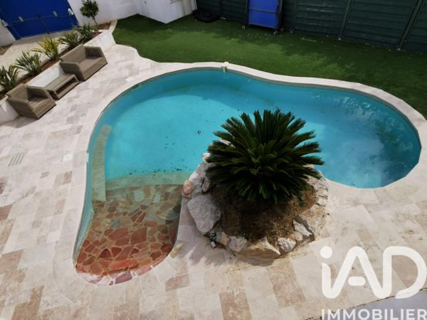 Maison à vendre 9 pièces 223 m² Saint-Cyr-sur-Mer