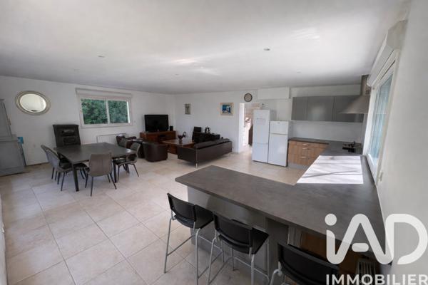 Maison à vendre 9 pièces 223 m² Saint-Cyr-sur-Mer