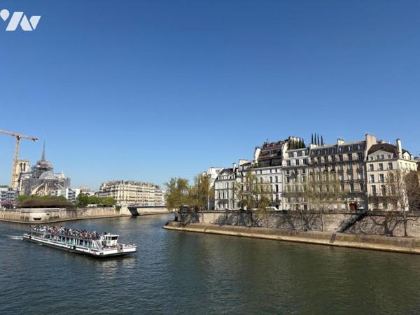 ILE SAINT LOUIS - DUPLEX avec terrasse - Vues