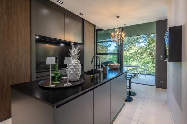 Maison d'architecte 315 m² - piscine et parc de 6647 m² - centre ville
