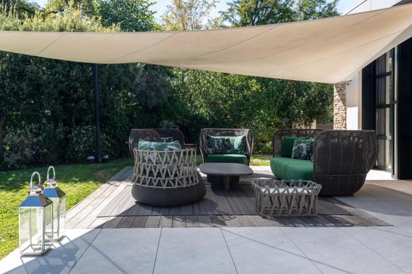 Maison d'architecte 315 m² - piscine et parc de 6647 m² - centre ville