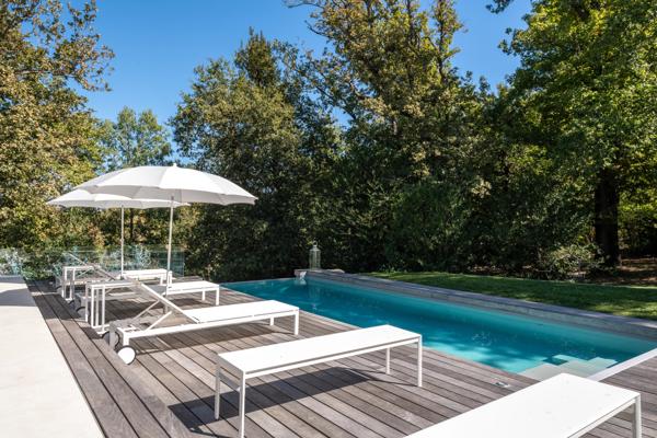 Maison d'architecte 315 m² - piscine et parc de 6647 m² - centre ville