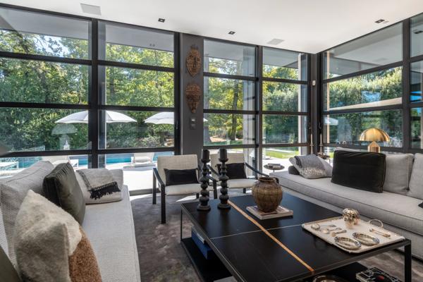 Maison d'architecte 315 m² - piscine et parc de 6647 m² - centre ville