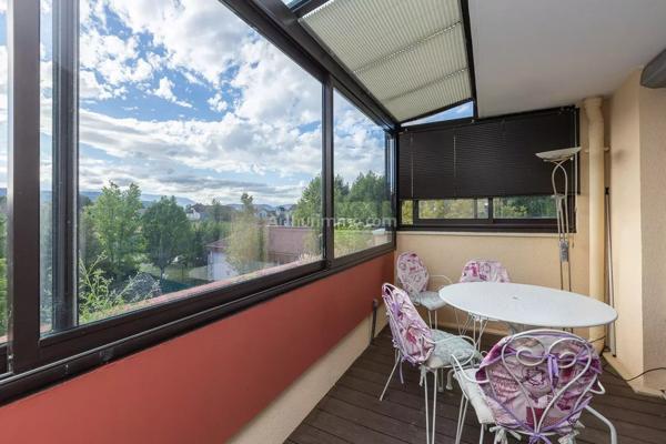 Vente                                                      Appartement
                        
                     4 pièces                      107 m2                     à Belley