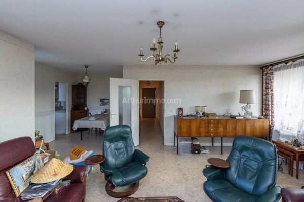 Vente                                                      Appartement
                        
                     4 pièces                      107 m2                     à Belley