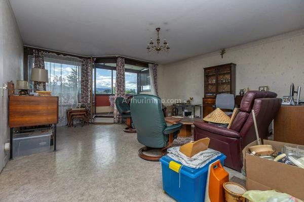 Vente                                                      Appartement
                        
                     4 pièces                      107 m2                     à Belley