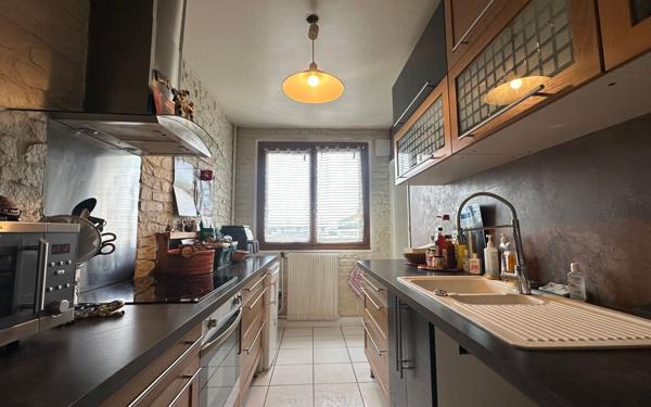 Appartement à vendre    3 pièces • 63 m2 Corbeil-Essonnes