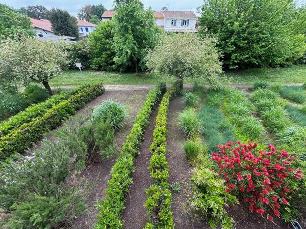 Appartement à vendre 2 pièces BOUCAU (64) et place de parking sous-terrain