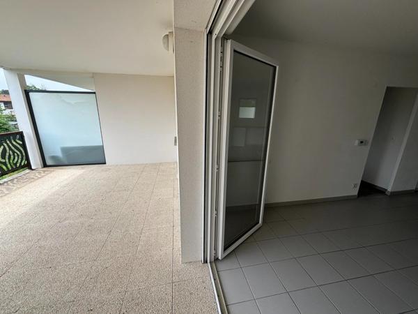 Appartement à vendre 2 pièces BOUCAU (64) et place de parking sous-terrain