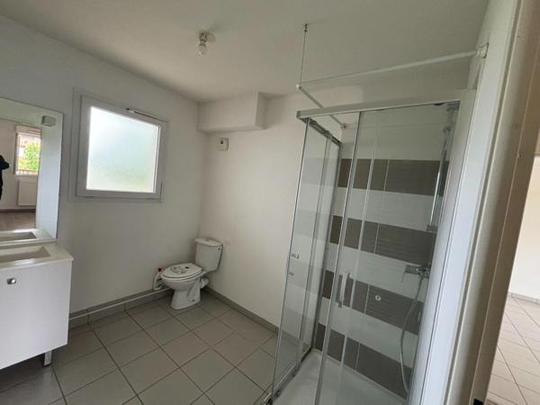 Appartement à vendre 2 pièces BOUCAU (64) et place de parking sous-terrain