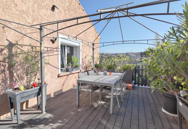 À VENDRE MAISON FAMILIALE AVEC DÉPENDANCE AUX PENNES MIRABEAU