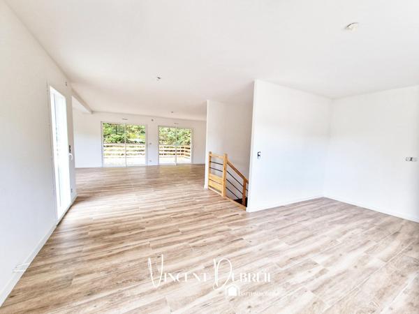 MAISON 155m² DE 2025 - 3 SUITES - GRAND GARAGE