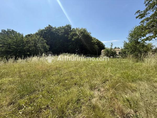 Vente                                                      Terrain
                        
                                         746 m2                     à Saint-Astier
