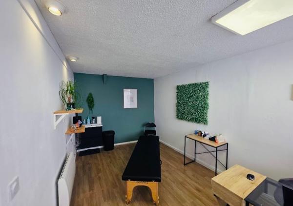 Local commercial Iteuil 45 m2