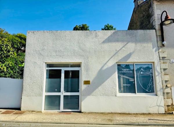 Local commercial Iteuil 45 m2