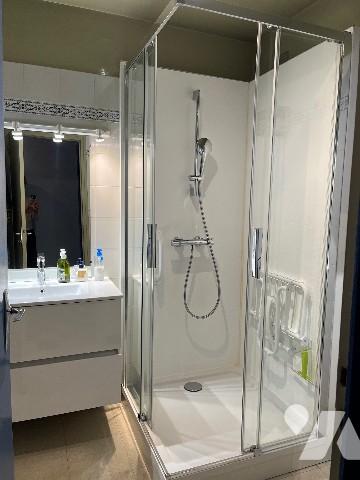 VIVARAIZE Au 13ème étage/13 Appart lumineux comprenant 2 chambres possT3, cave et garage