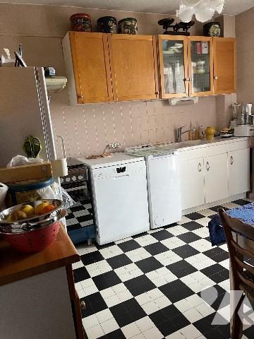 VIVARAIZE Au 13ème étage/13 Appart lumineux comprenant 2 chambres possT3, cave et garage