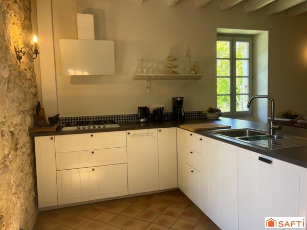 CORPS DE FERME AVEC GÎTES, PISCINE ET PIGONNIER