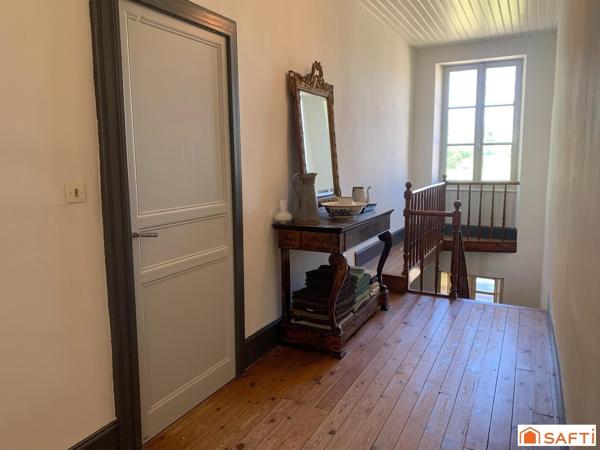 CORPS DE FERME AVEC GÎTES, PISCINE ET PIGONNIER