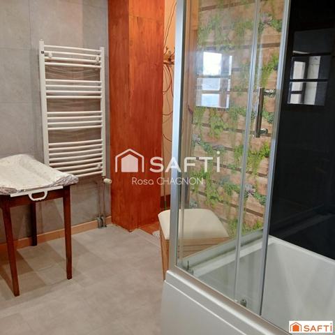 Belle maison, bien rénovée avec une histoire qui va vous plaire .