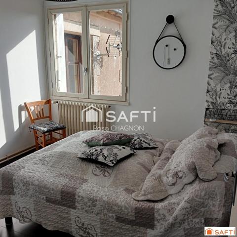 Belle maison, bien rénovée avec une histoire qui va vous plaire .