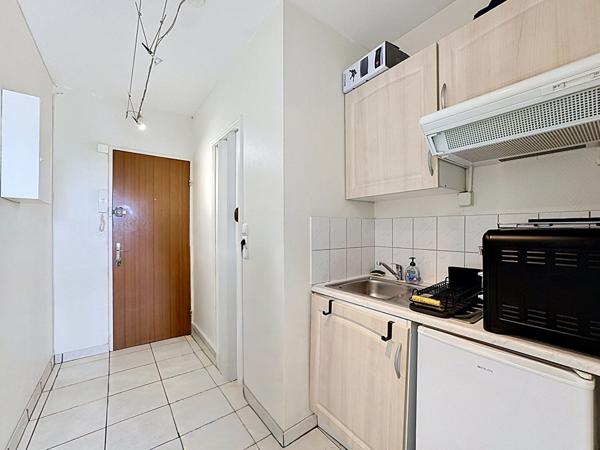 Appartement T1 meublé 20.27m² - Tours Coty - Tram