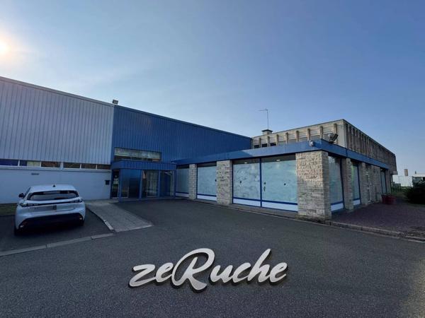 Local Commercial / industriel à vendre à Laval