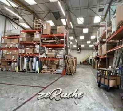 Local Commercial / industriel à vendre à Laval