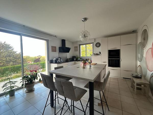 Maison Oree D Anjou 5 pièce(s) 142 m2