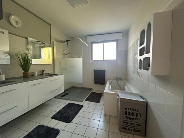 Maison Oree D Anjou 5 pièce(s) 142 m2