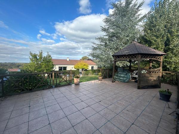 Maison Oree D Anjou 5 pièce(s) 142 m2