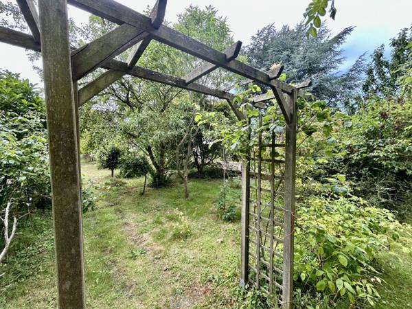 Maison Individuelle en plain pied avec sous sol complet.