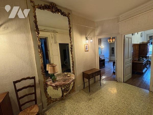 Très bel appartement T3 avec cachet de l'ancien à rénover