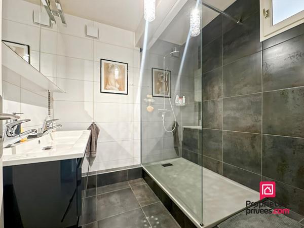 Appartement T3 rénové avec goût Centre-ville d'Avallon