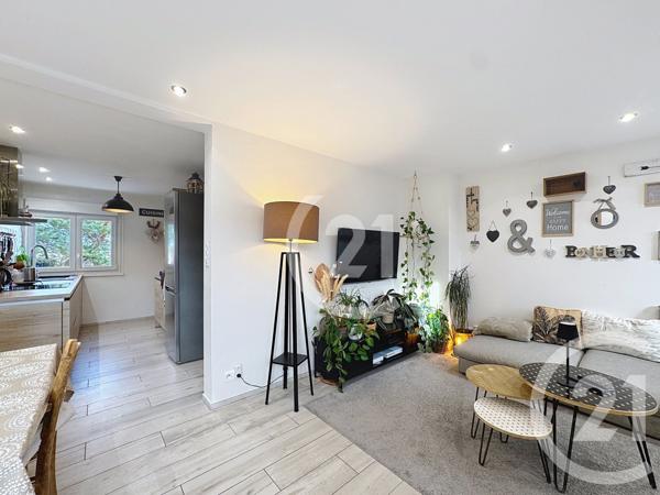 Appartement T4 à vendre  4 pièces - 59,72 m2 ETUPES - 25