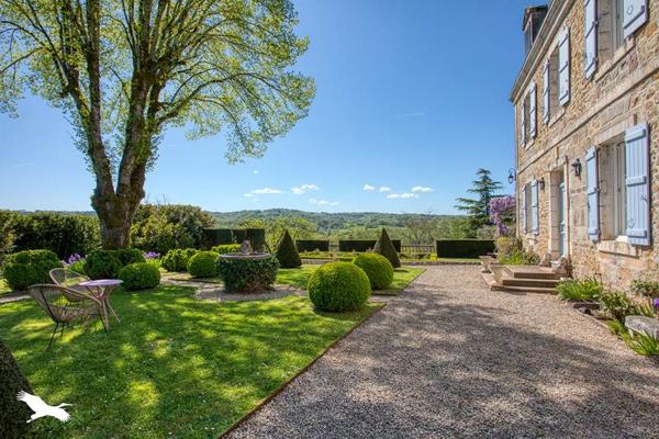 Maison 525 000 € Brignac-la-Plaine 9 p 235 m² DPE D