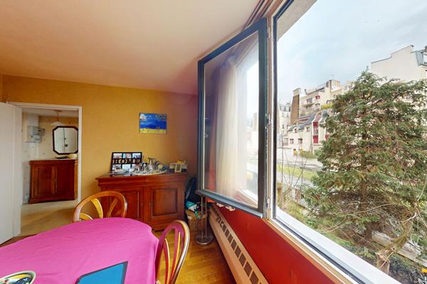 2 pièces dans un agréable immeuble récent !