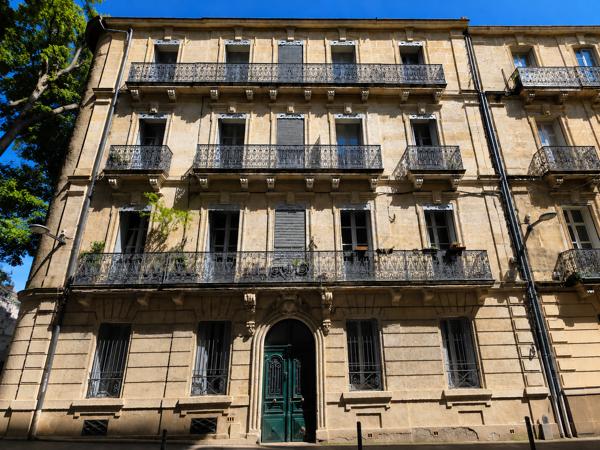 Appartement
         4 pièces
        - 120 m² Bien prestige 460 000 € *