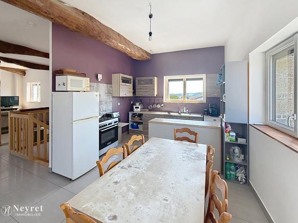 TARTARAS – MAISON DE VILLAGE EN PIERRE – ENV. 180 M² – 4 CHAMBRES – GARAGE 36M²