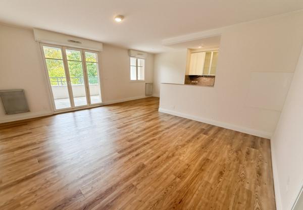 Saint-Germain-en-Laye (78100) A 5 minutes à pied du Tram 13 - Appartement 87 m² 3 ch, terrasse 15m² + 2 parking