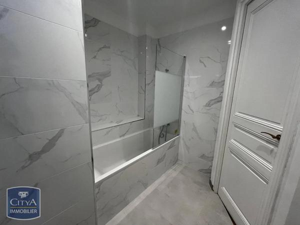 Appartement à louer 6 pièces 170.34m²