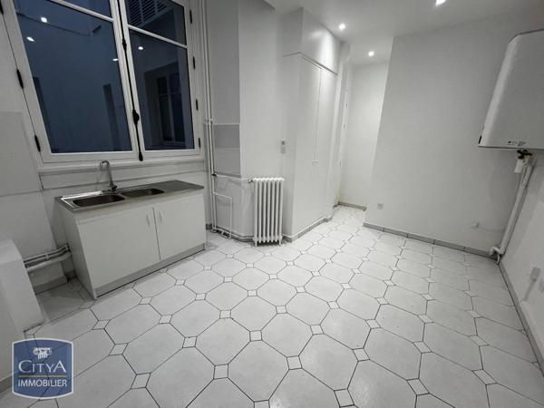 Appartement à louer 6 pièces 170.34m²