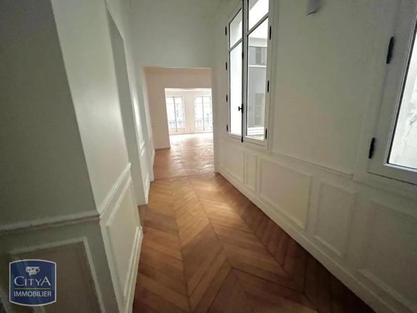 Appartement à louer 6 pièces 170.34m²