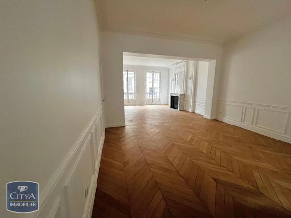 Appartement à louer 6 pièces 170.34m²