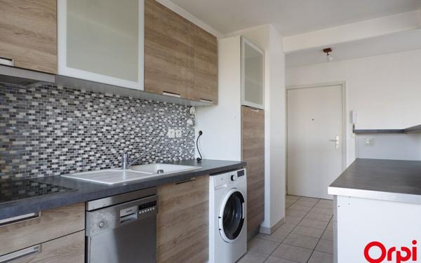 Appartement à louer    3 pièces •  Lyon 8