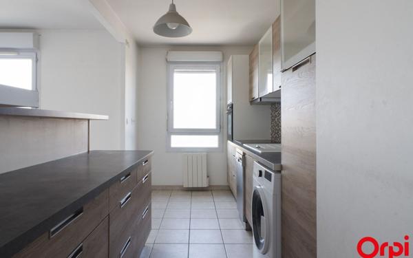 Appartement à louer    3 pièces •  Lyon 8