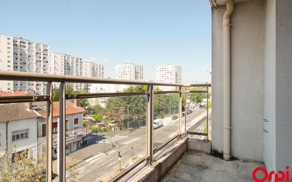 Appartement à louer    3 pièces •  Lyon 8